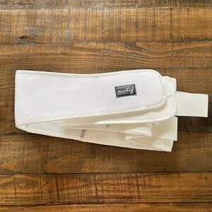 Motif White Maternity Support Belt
